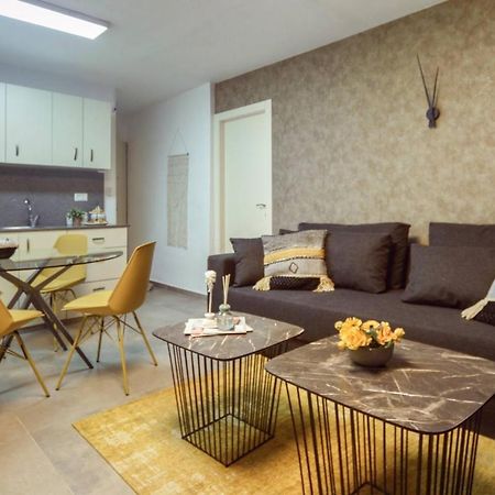 Authentic One Bedroom Apartment In City Center Gerusalemme Esterno foto