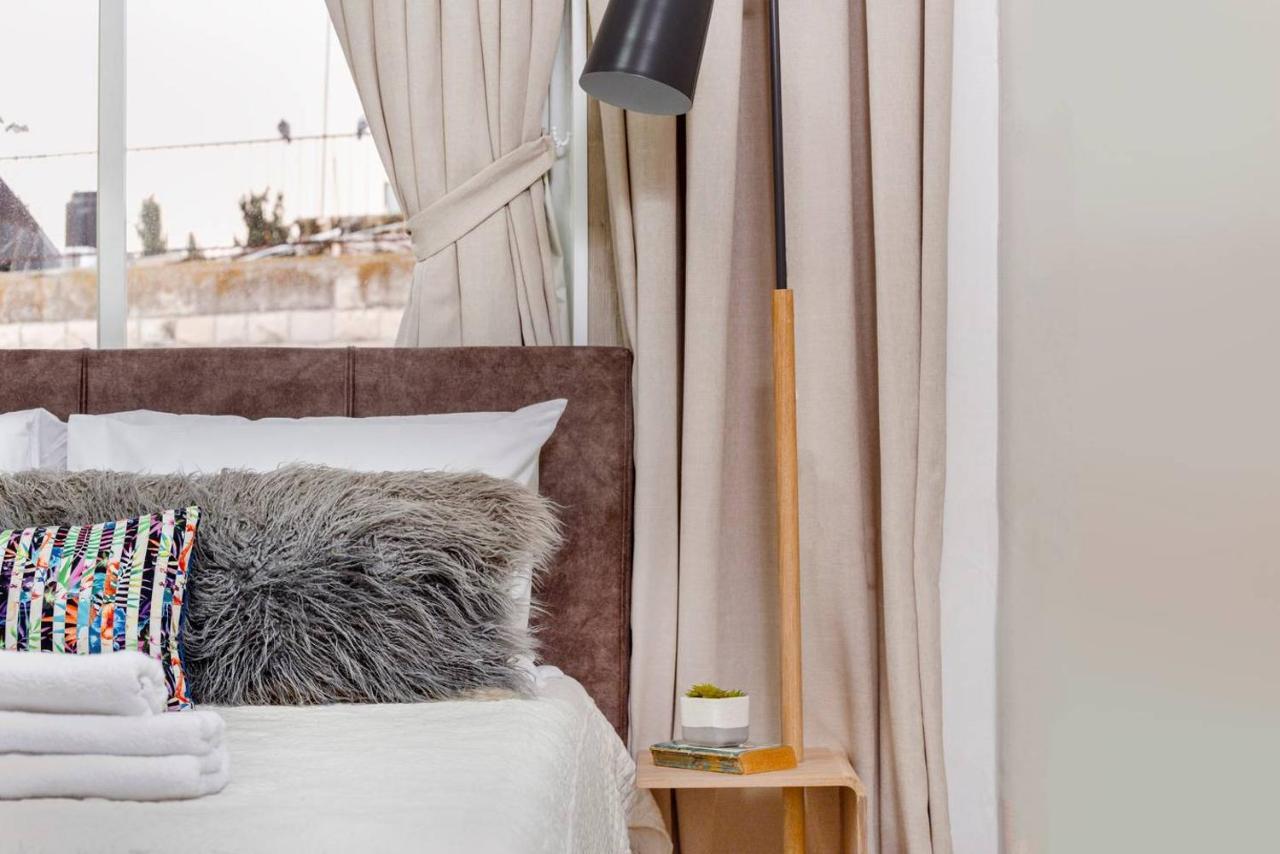 Authentic One Bedroom Apartment In City Center Gerusalemme Esterno foto